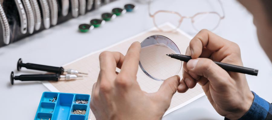 opticien atelier tournevis et verre
